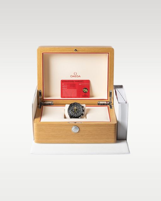 Omega Speedmaster Dark Side of the Moon 310.92.44.50.01.001 Image 5